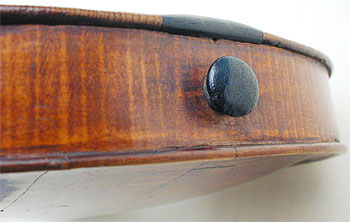 Lion Head Baroque Violin, bottom
