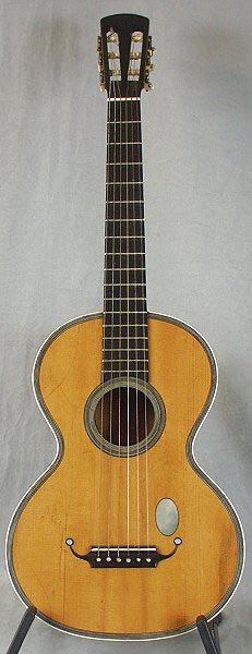 Early Musical Instruments part of the Bruderlin Collection, antique Romantic Guitar, Lacote School around 1840